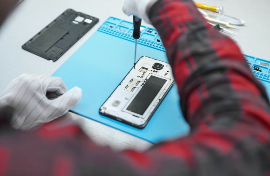 Phone Repair Stores- Providing Accessories for your device