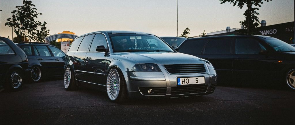 How Corporate Limo Services Complement Your Flight School Experience